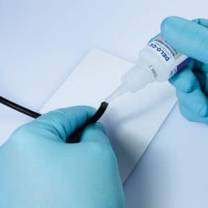 Adhésifs cyanoacrylates